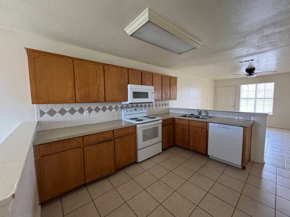 Apartment for rent at 1300 Dugger Circle, Killeen, TX 76543