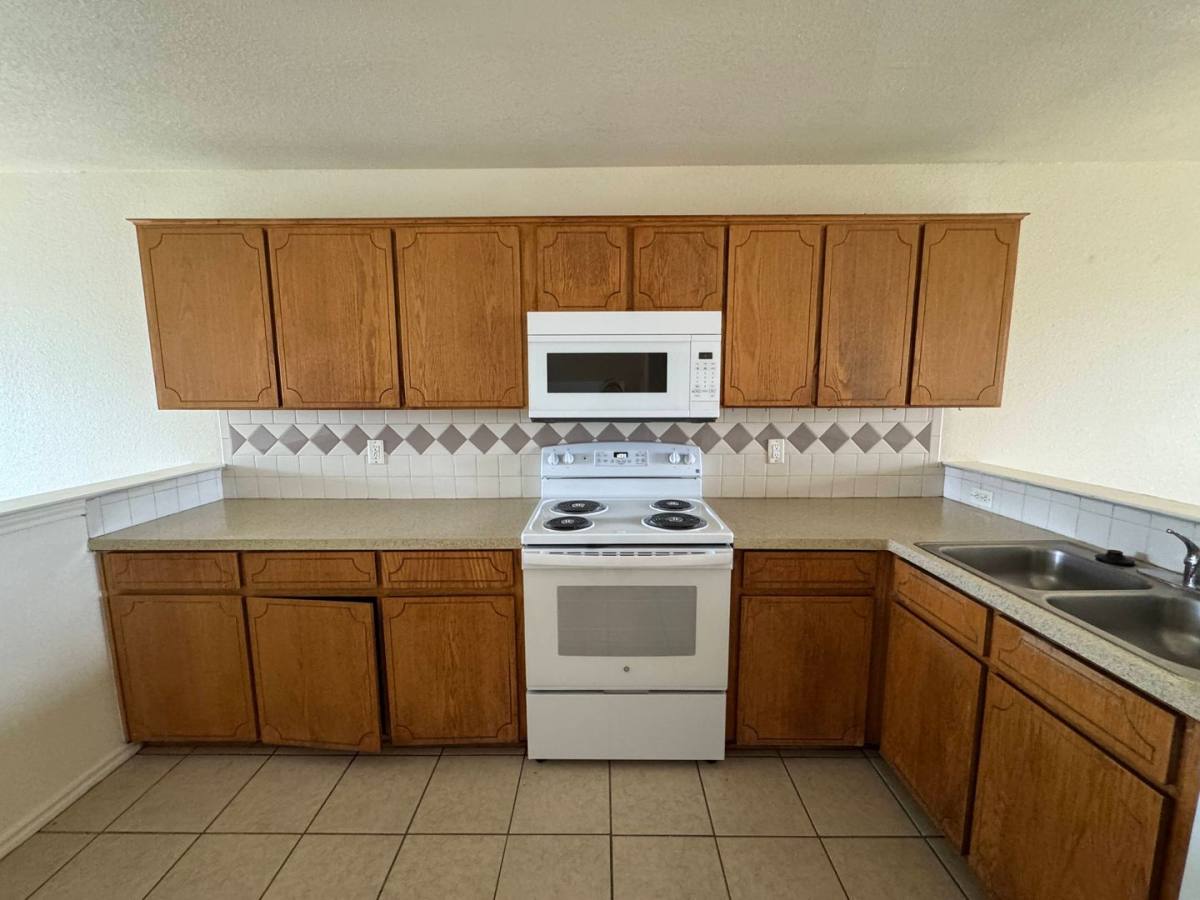 Apartment for rent at 1300 Dugger Circle, Killeen, TX 76543