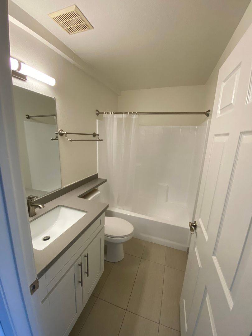 Apartment for rent at 1250 N June St, Los Angeles, CA 90038