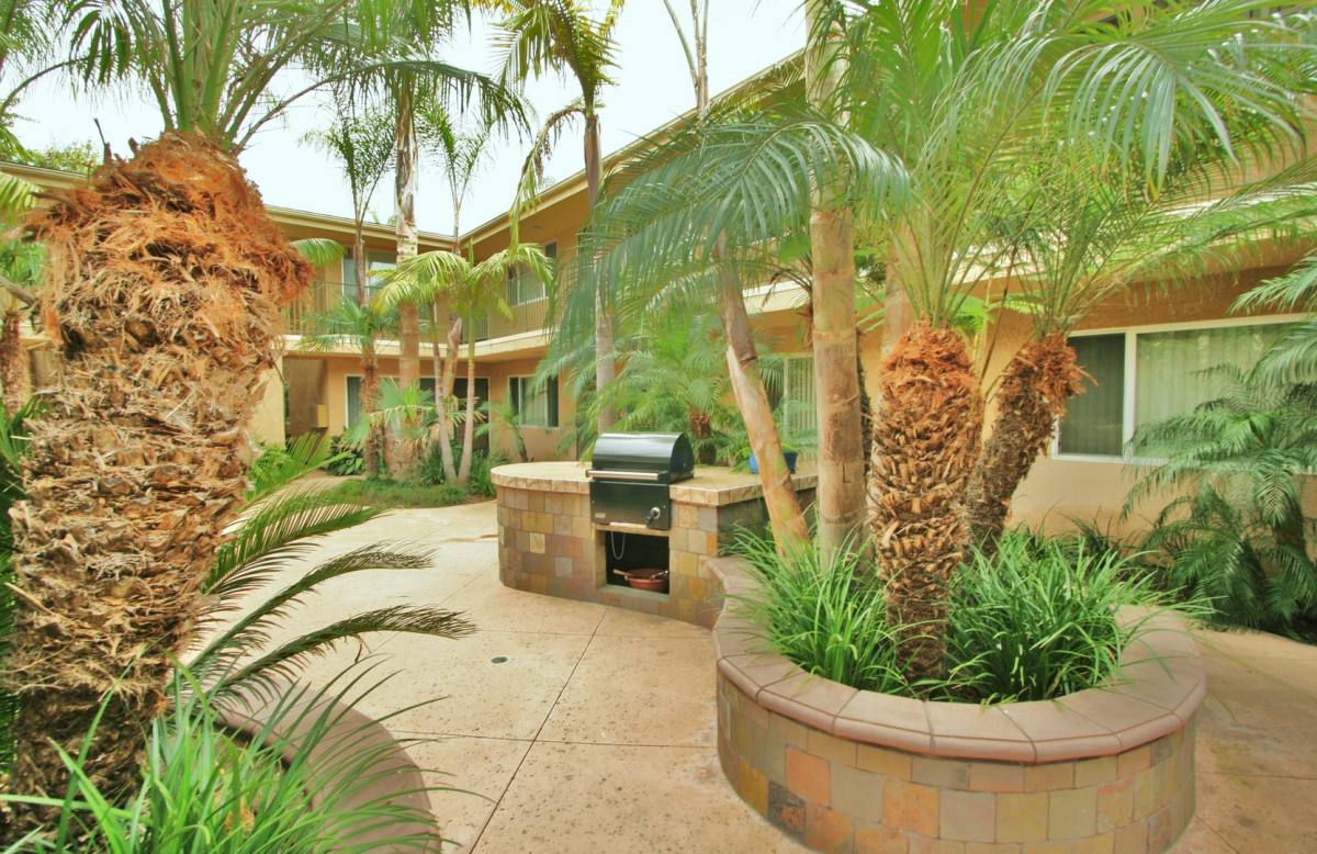 Apartment for rent at 4111 Howard Ave, Los Alamitos, CA 90720