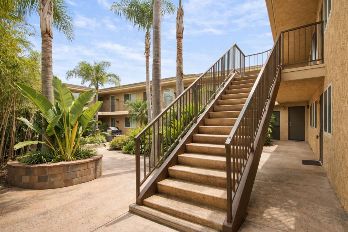 Apartment for rent at 4111 Howard Ave, Los Alamitos, CA 90720