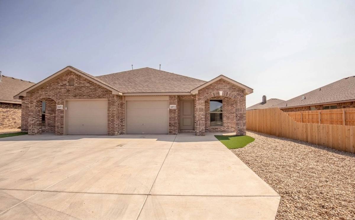 Townhouse for rent at 1635 133rd St, Lubbock, TX 79423