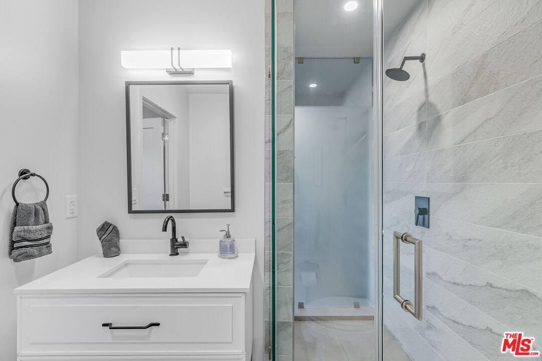 Apartment for rent at 3937 Kentucky Dr, Los Angeles, CA 90068