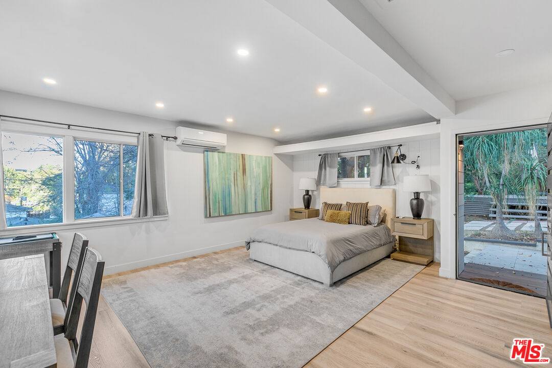 Apartment for rent at 3937 Kentucky Dr, Los Angeles, CA 90068