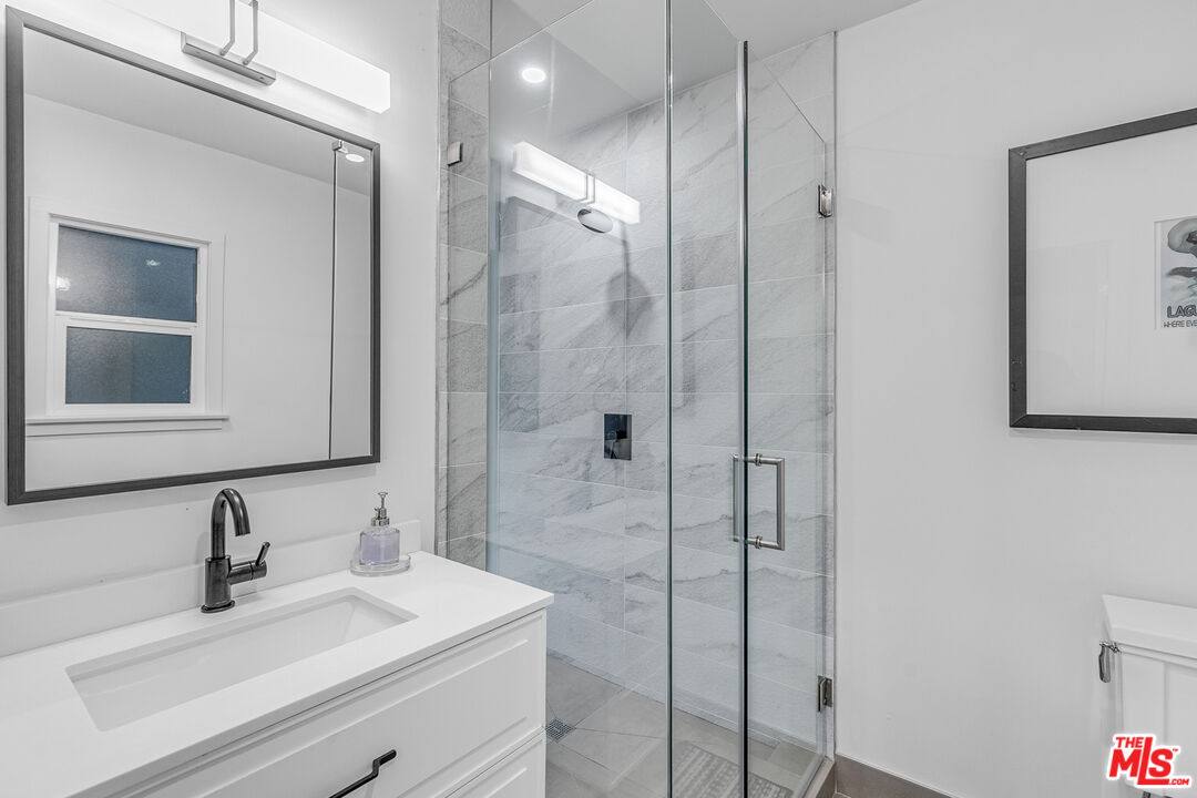 Apartment for rent at 3937 Kentucky Dr, Los Angeles, CA 90068
