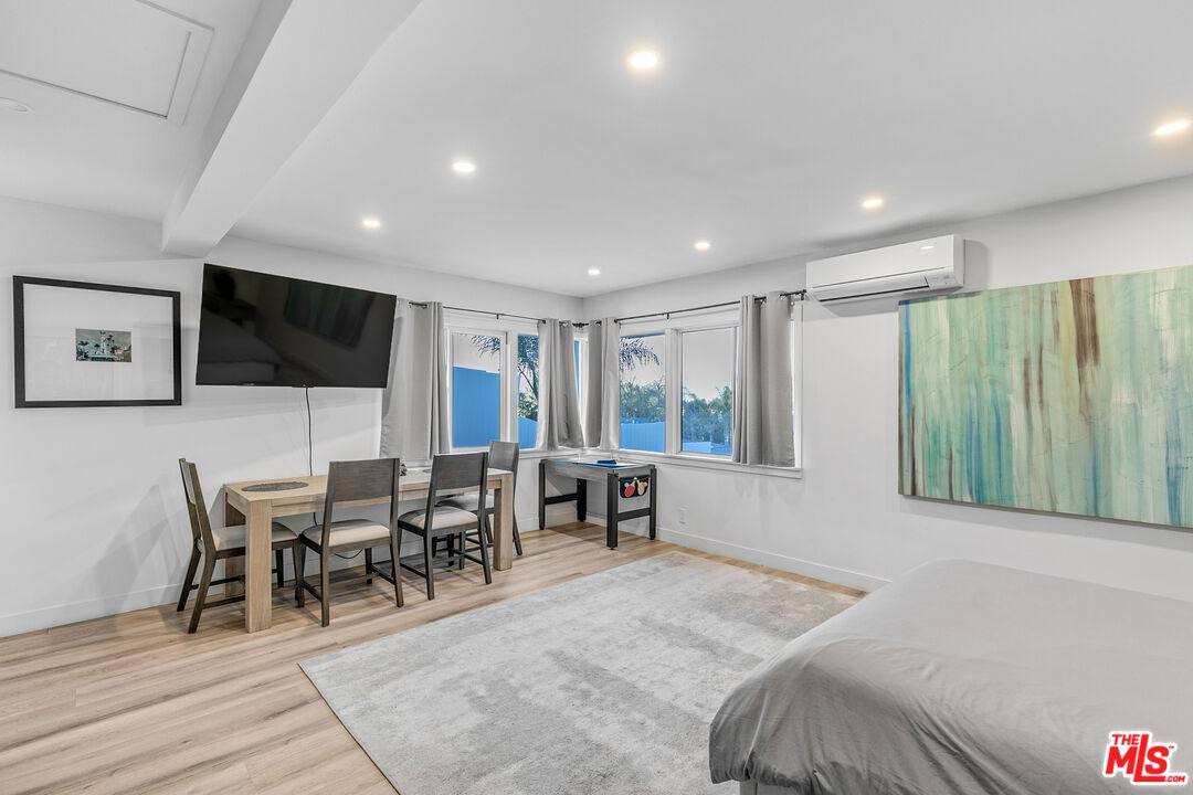 Apartment for rent at 3937 Kentucky Dr, Los Angeles, CA 90068