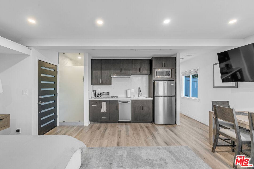 Apartment for rent at 3937 Kentucky Dr, Los Angeles, CA 90068