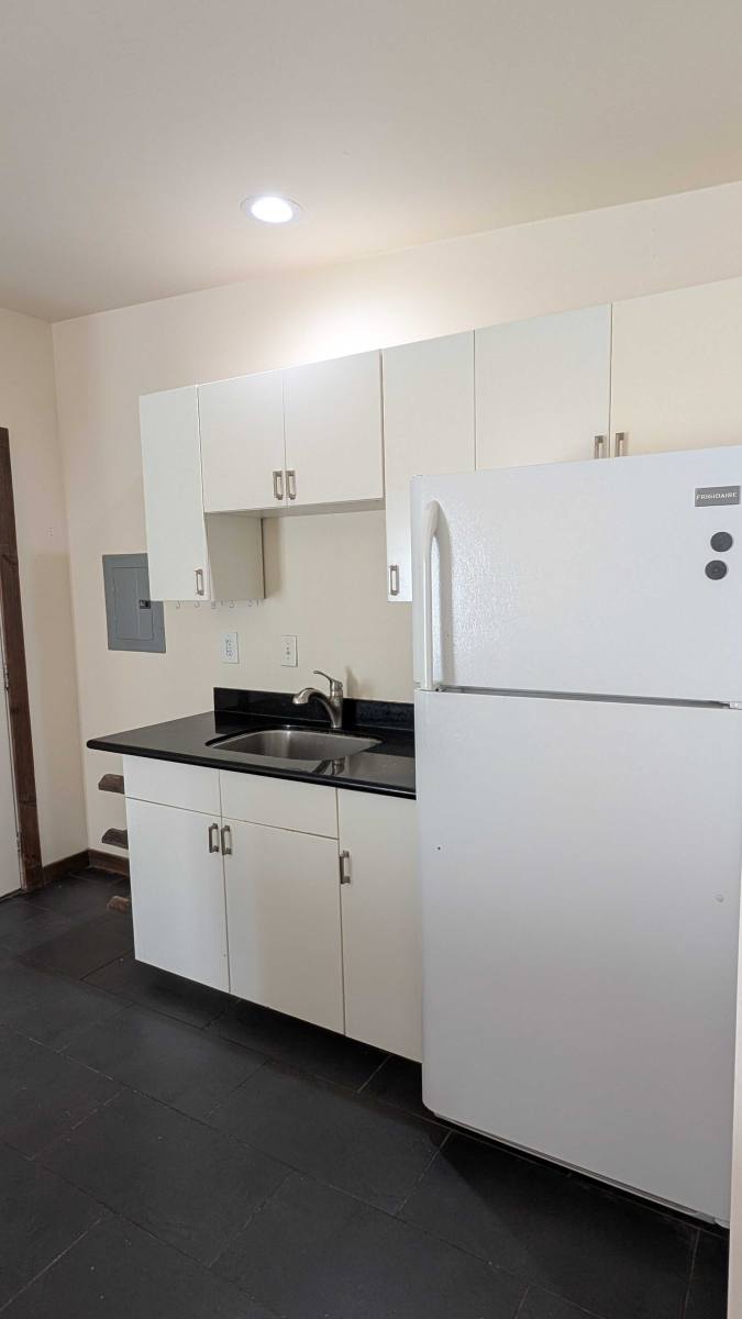 Townhouse for rent at 405 N Cloverdale Blvd #B, Cloverdale, CA 95425