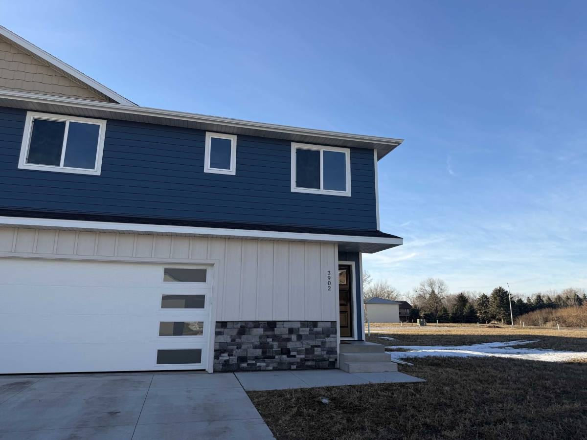 Townhouse for rent at 3902 S Caballo Court, Sioux Falls, SD 57106