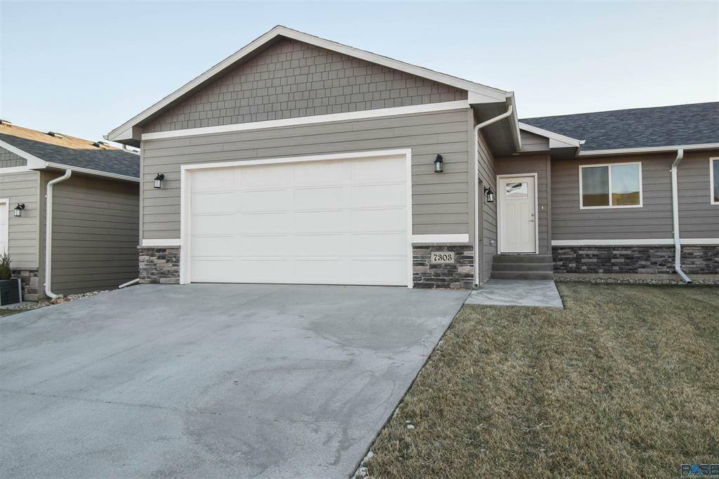 Townhouse for rent at 7303 E 45th St, Sioux Falls, SD 57110