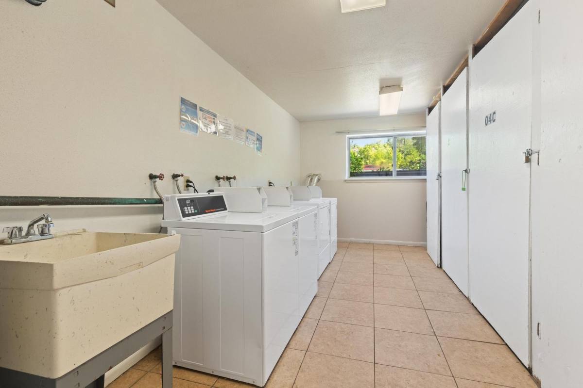 Apartment for rent at 2800 W War Memorial Dr, Peoria, IL 61615