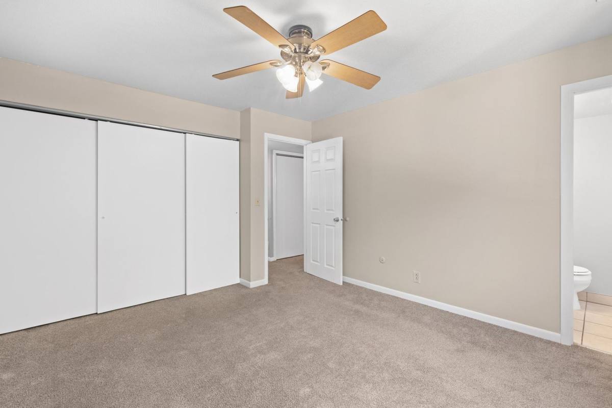 Apartment for rent at 2800 W War Memorial Dr, Peoria, IL 61615