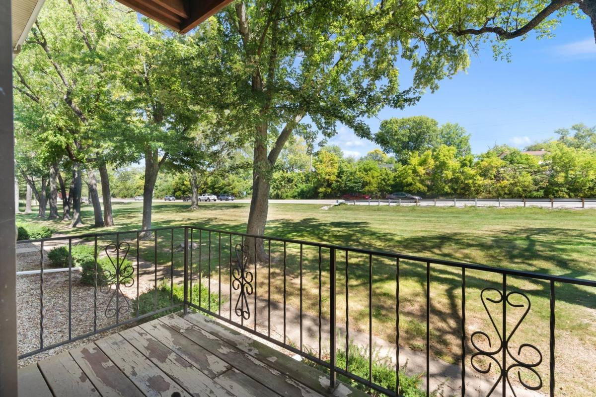 Apartment for rent at 2800 W War Memorial Dr, Peoria, IL 61615