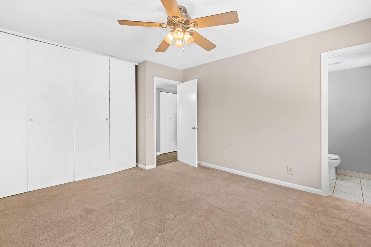 Apartment for rent at 2800 W War Memorial Dr, Peoria, IL 61615
