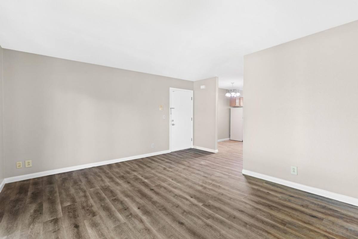 Apartment for rent at 2800 W War Memorial Dr, Peoria, IL 61615