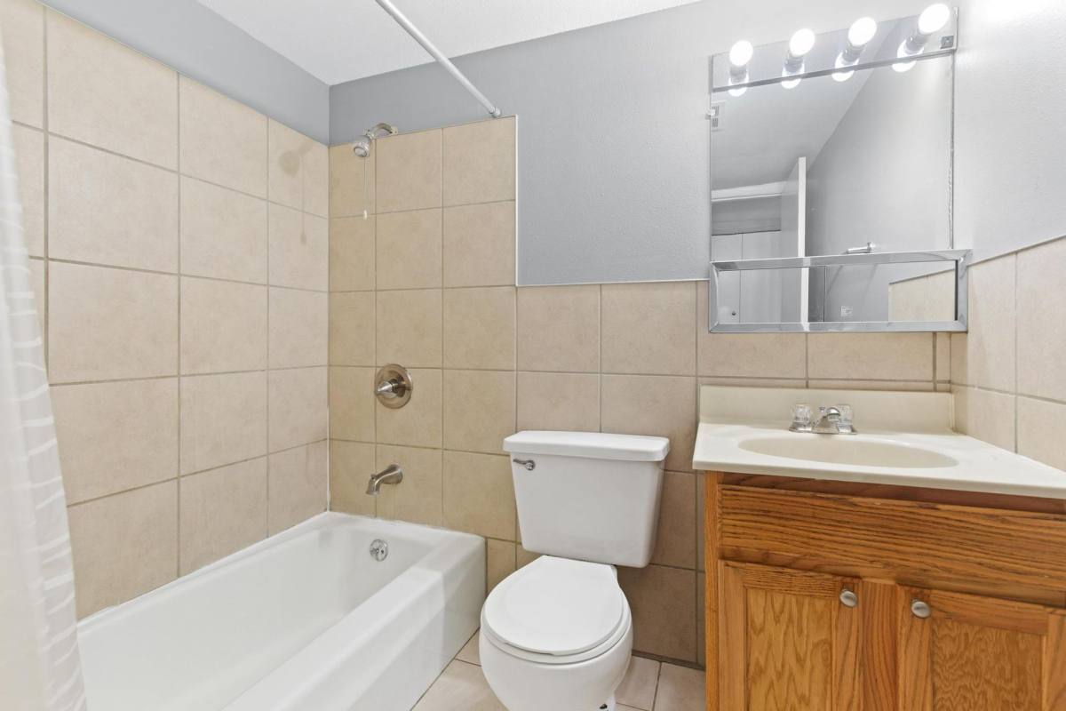 Apartment for rent at 2800 W War Memorial Dr, Peoria, IL 61615