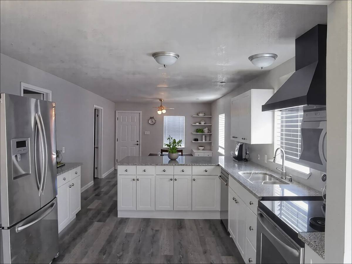 House for rent at 1107 Beech St, Bonham, TX 75418