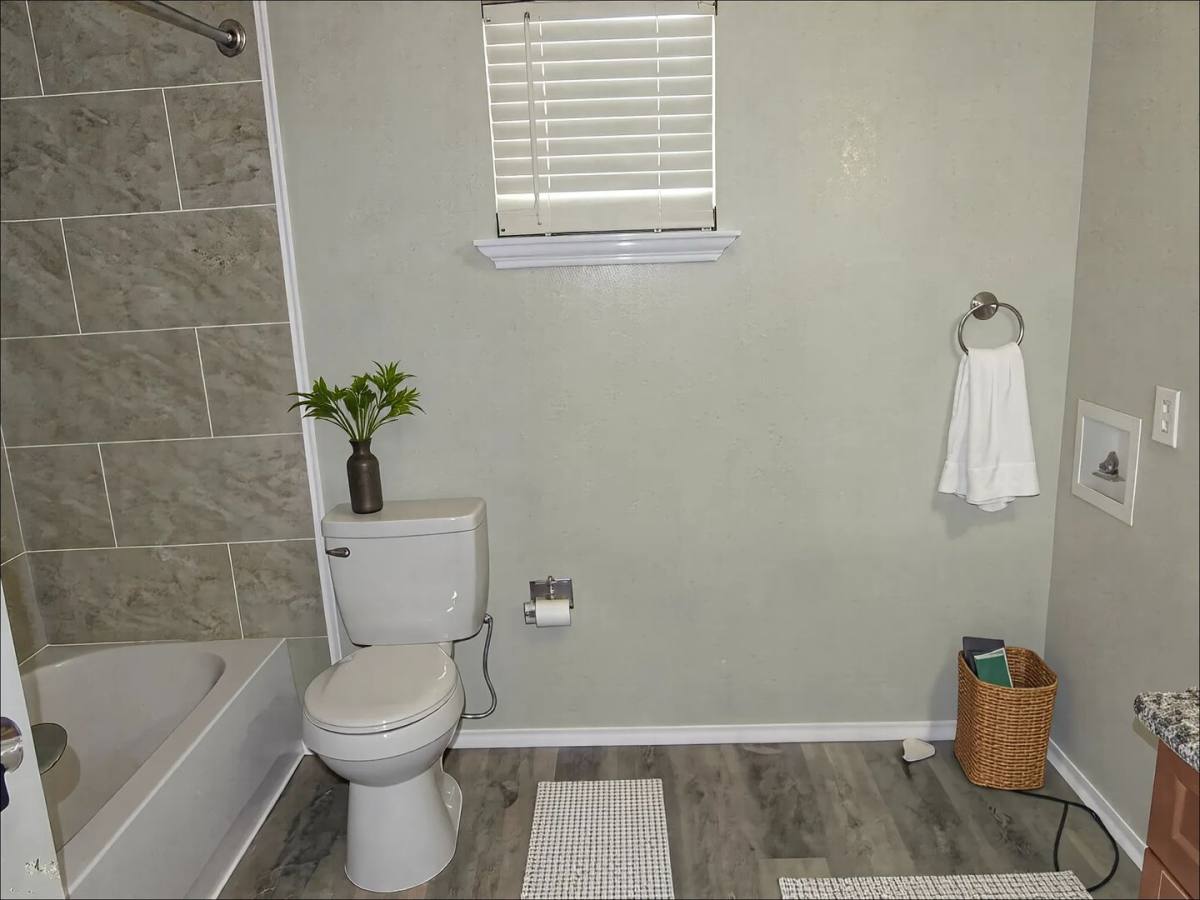 House for rent at 1107 Beech St, Bonham, TX 75418