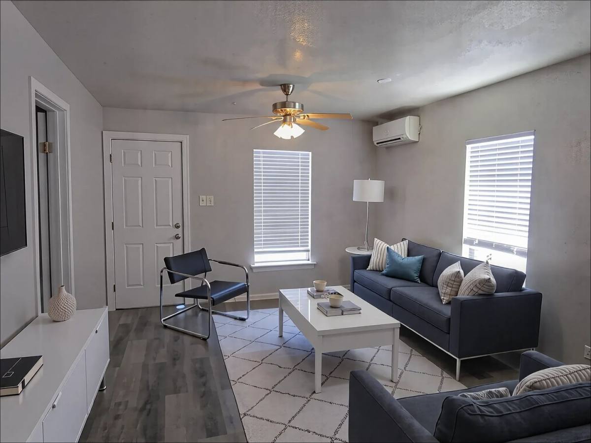 House for rent at 1107 Beech St, Bonham, TX 75418