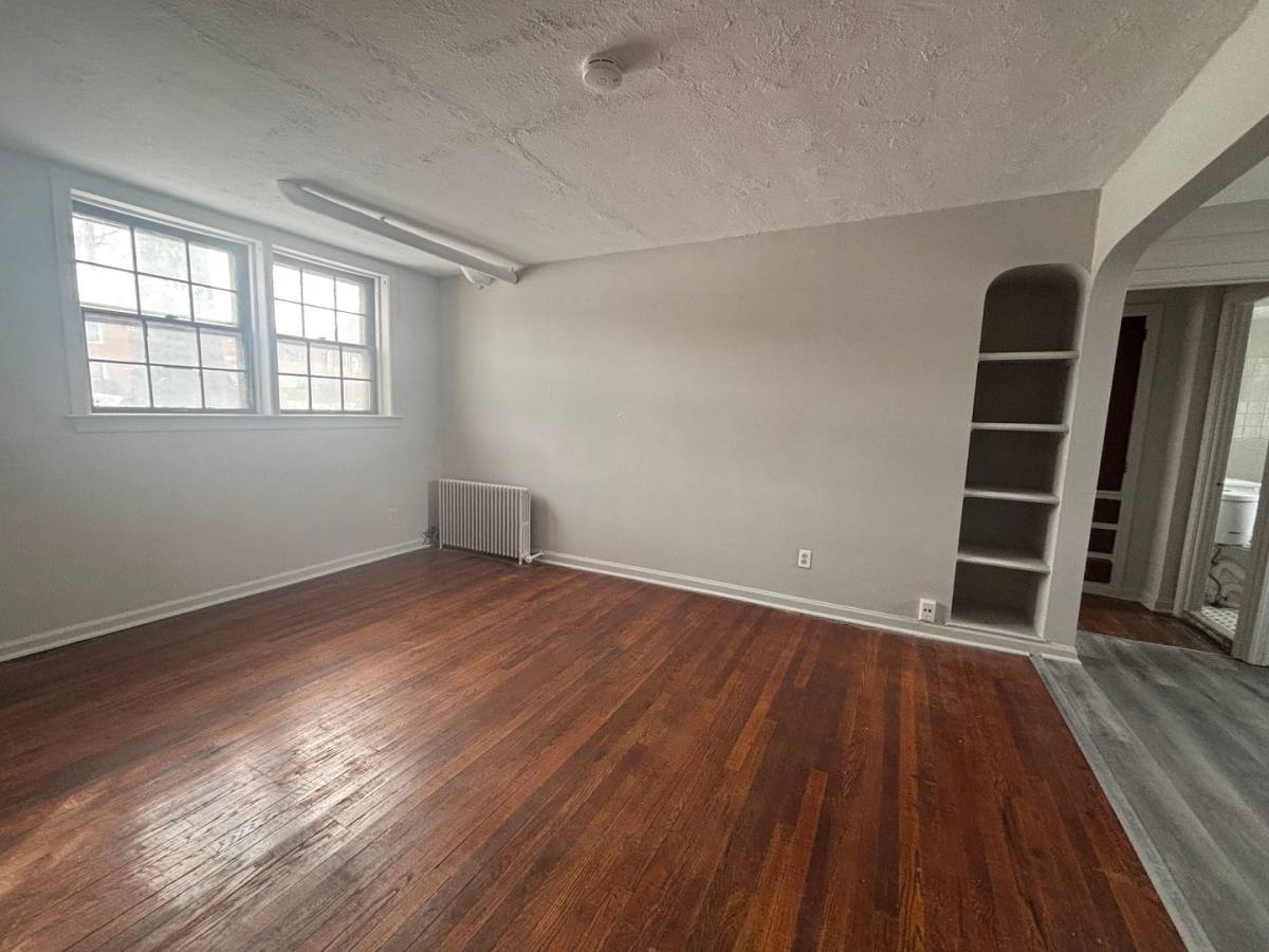 Apartment for rent at 19351 Lake Shore Blvd, Cleveland, OH 44119