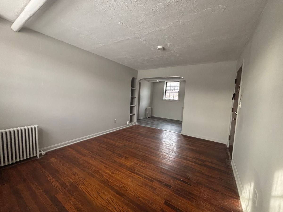 Apartment for rent at 19351 Lake Shore Blvd, Cleveland, OH 44119