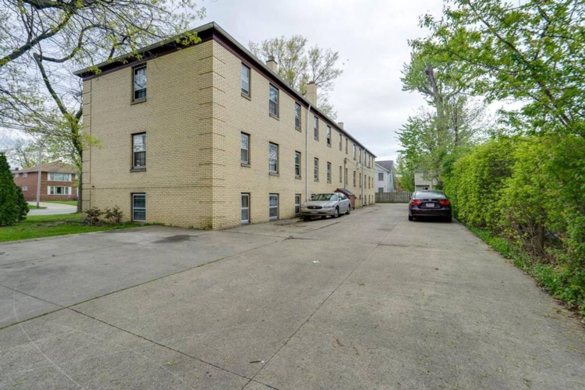 Apartment for rent at 19351 Lake Shore Blvd, Cleveland, OH 44119