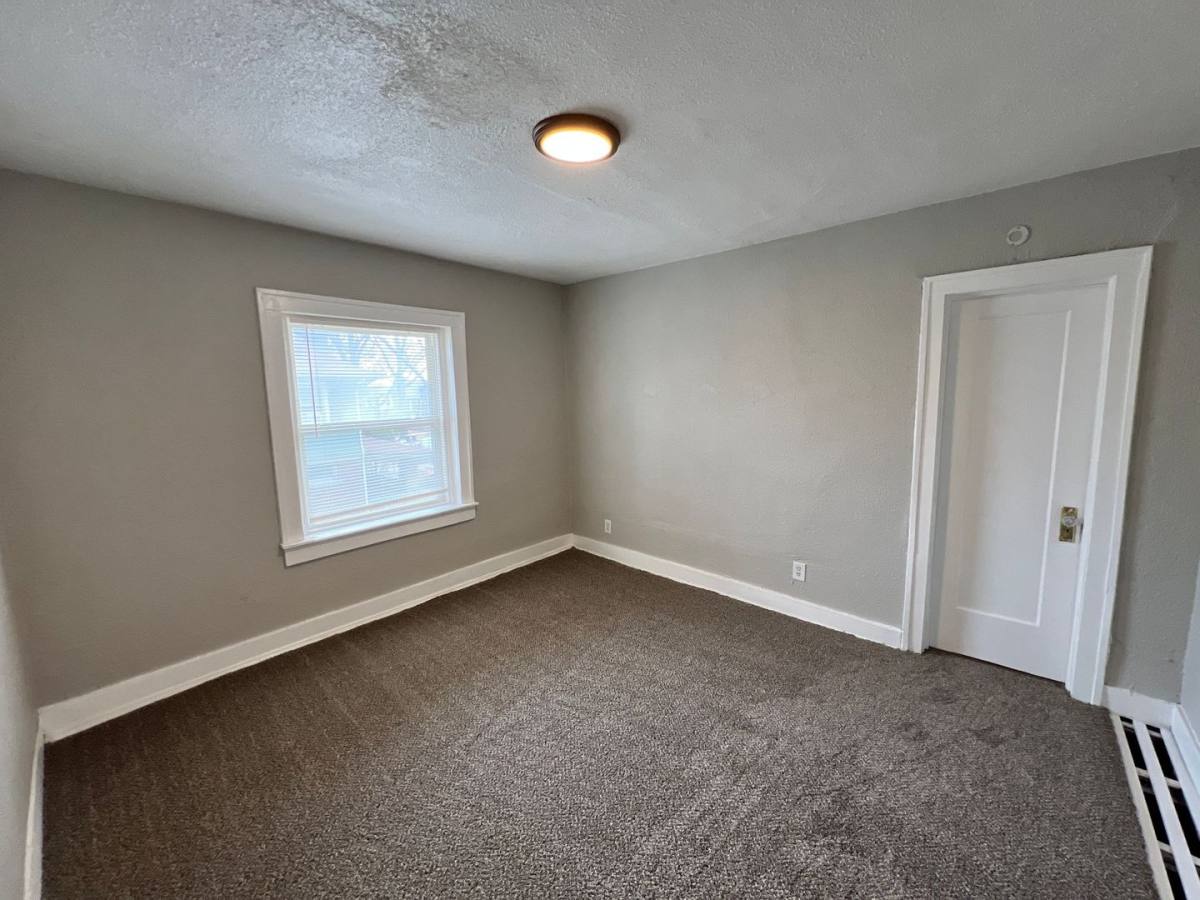 House for rent at 2908 E 29th St, Kansas City, MO 64128