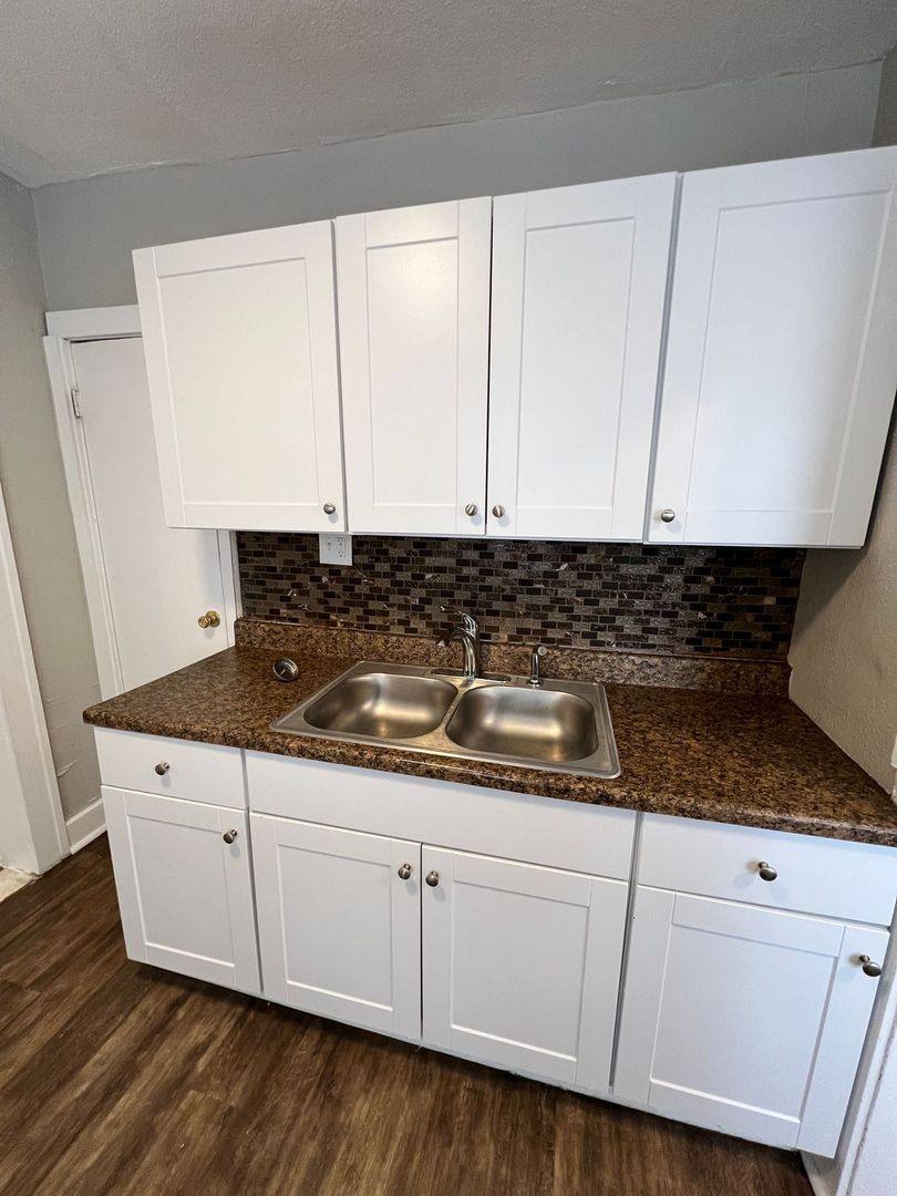 House for rent at 2908 E 29th St, Kansas City, MO 64128