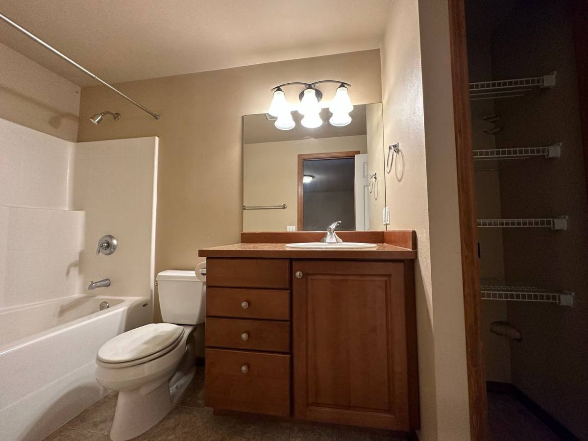 Apartment for rent at 702 E Capitol Ave, Ellensburg, WA 98926