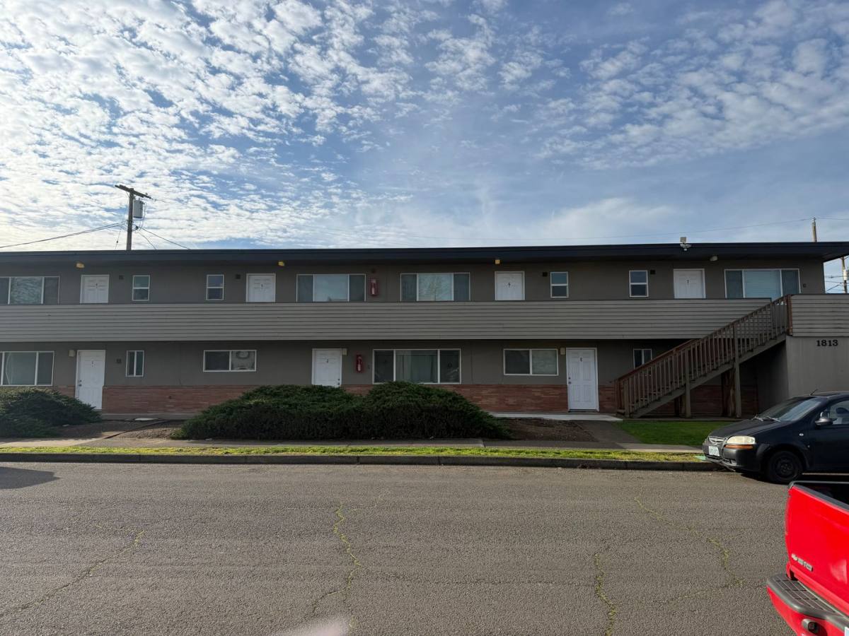 Apartment for rent at 1813 M St, Springfield, OR 97477