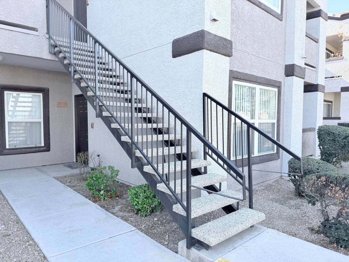 Apartment for rent at 7255 W Sunset Rd, Las Vegas, NV 89113