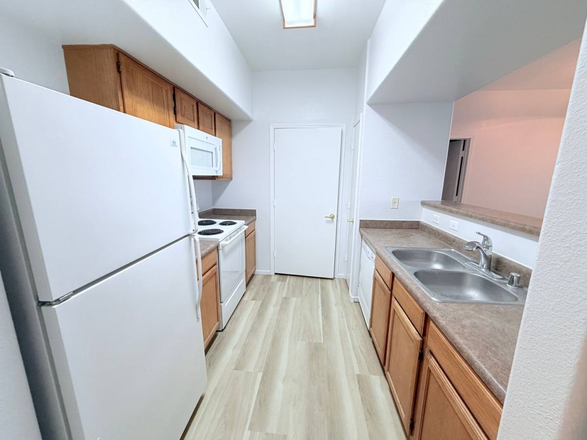 Apartment for rent at 7255 W Sunset Rd, Las Vegas, NV 89113