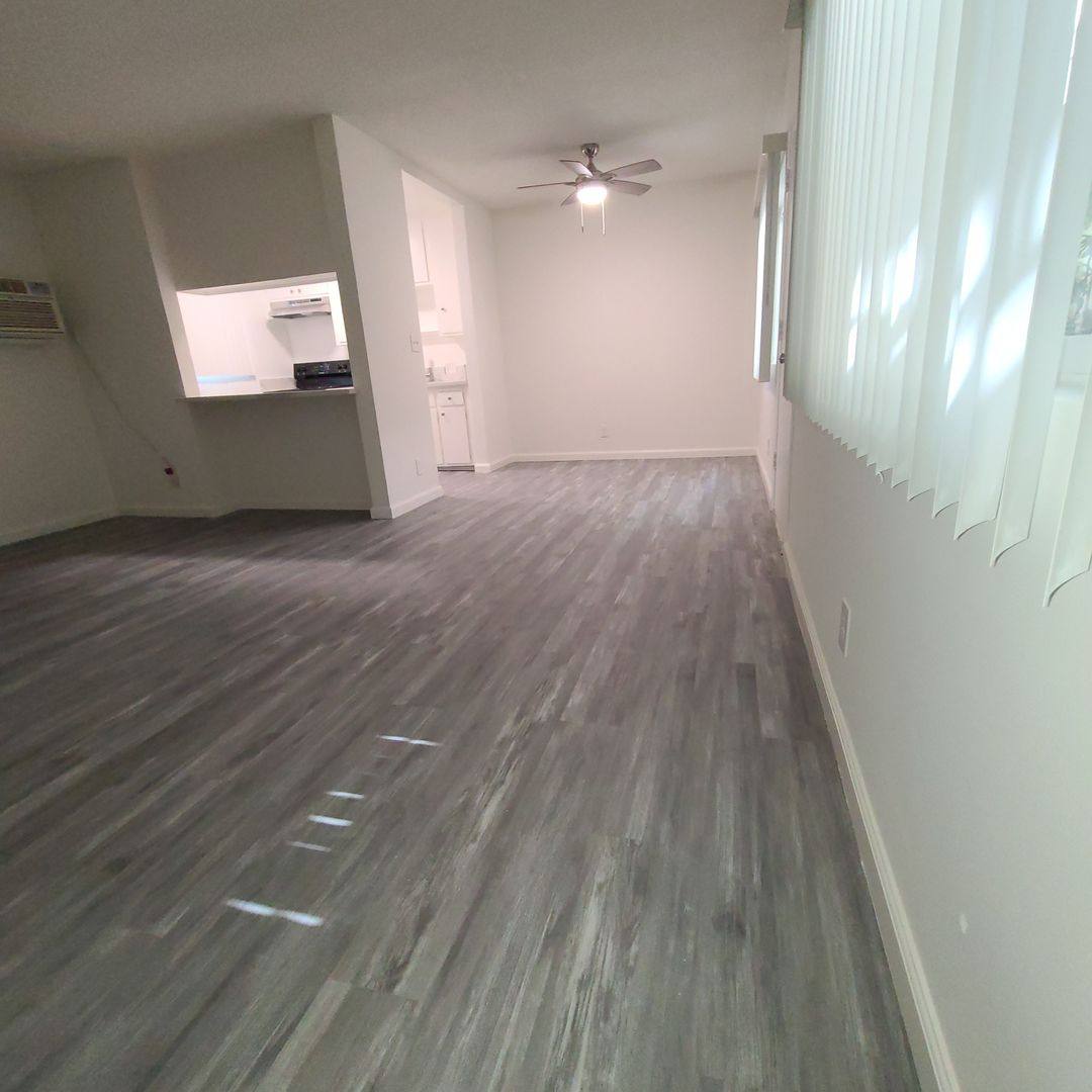 Apartment for rent at 11018 Aqua Vista St, North Hollywood, CA 91602