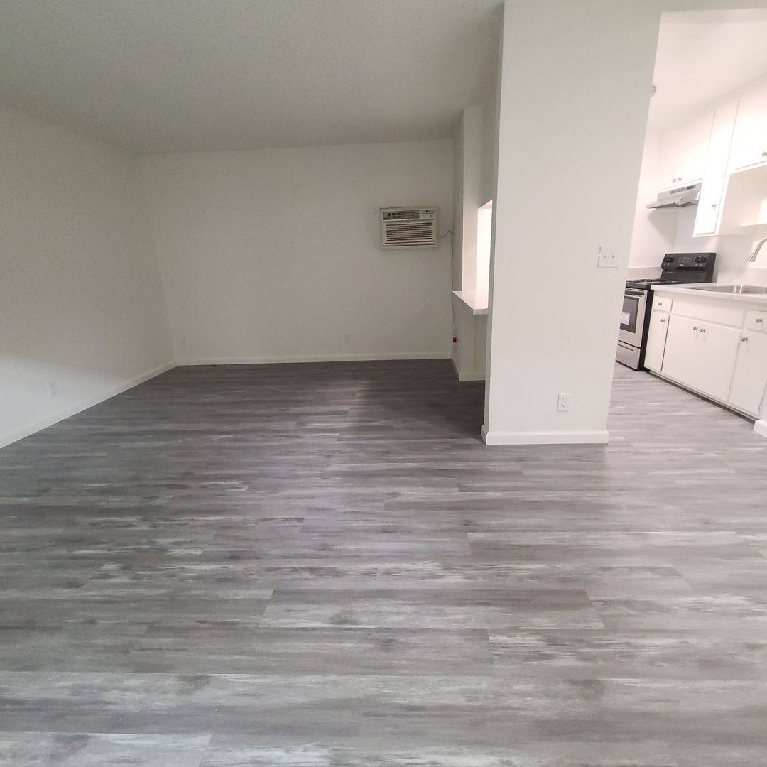 Apartment for rent at 11018 Aqua Vista St, North Hollywood, CA 91602
