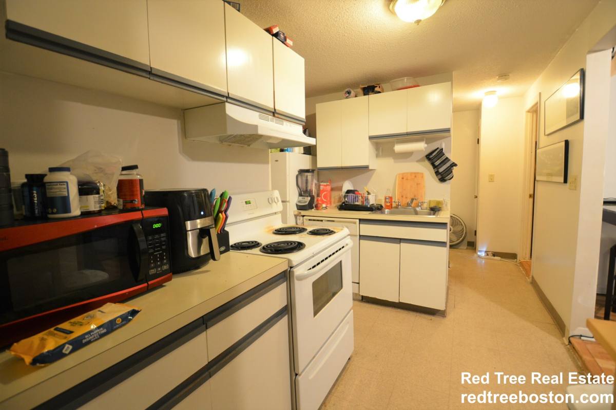 House for rent at 21 Kinross Rd #1, Brighton, MA 02135