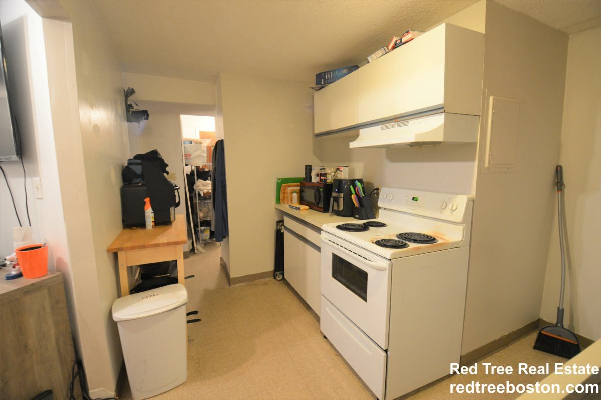 House for rent at 21 Kinross Rd #1, Brighton, MA 02135