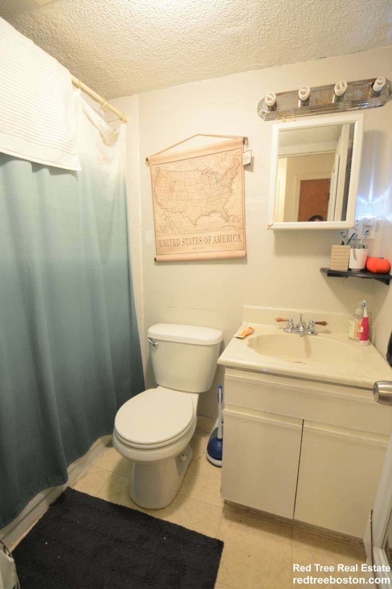 House for rent at 21 Kinross Rd #1, Brighton, MA 02135