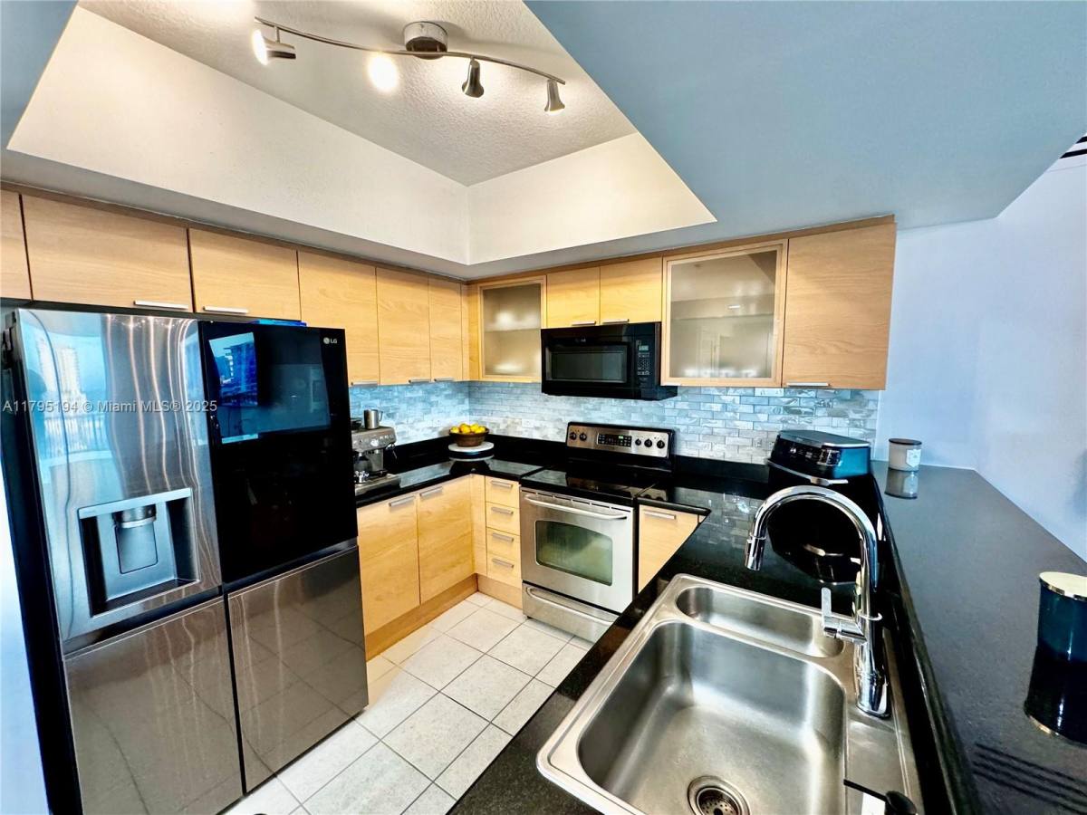 Condo for rent at 140 S Dixie Highway 140-921, Hollywood, FL 33020