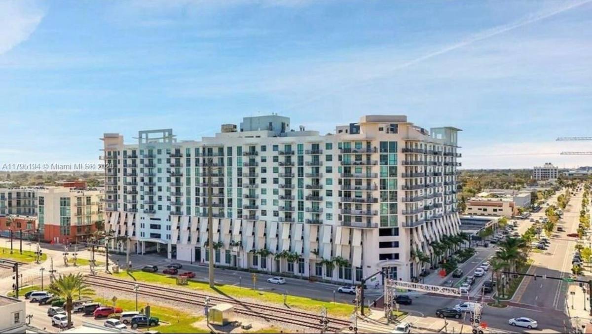 Condo for rent at 140 S Dixie Highway 140-921, Hollywood, FL 33020