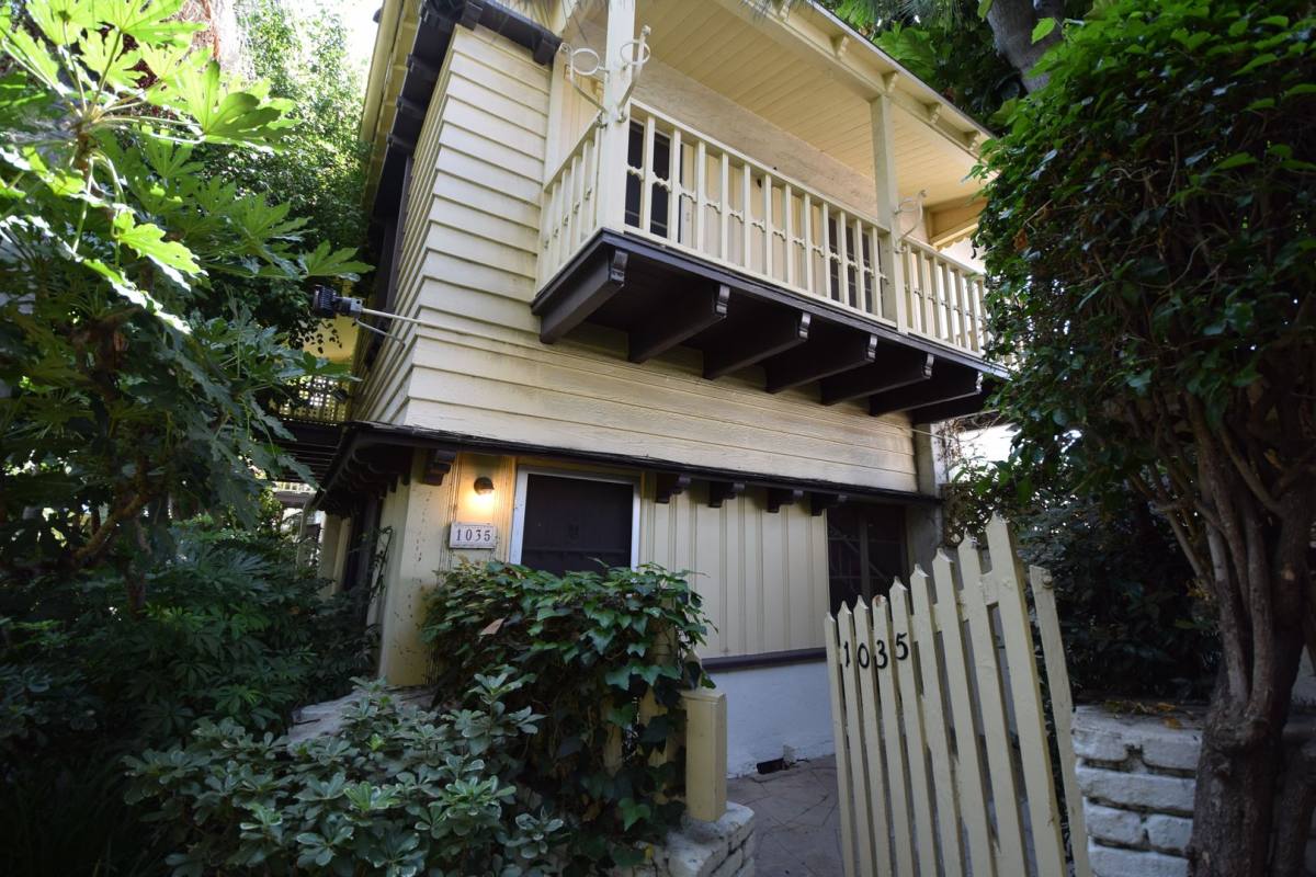Apartment for rent at 1008 S Orange Grove Ave, Los Angeles, CA 90019