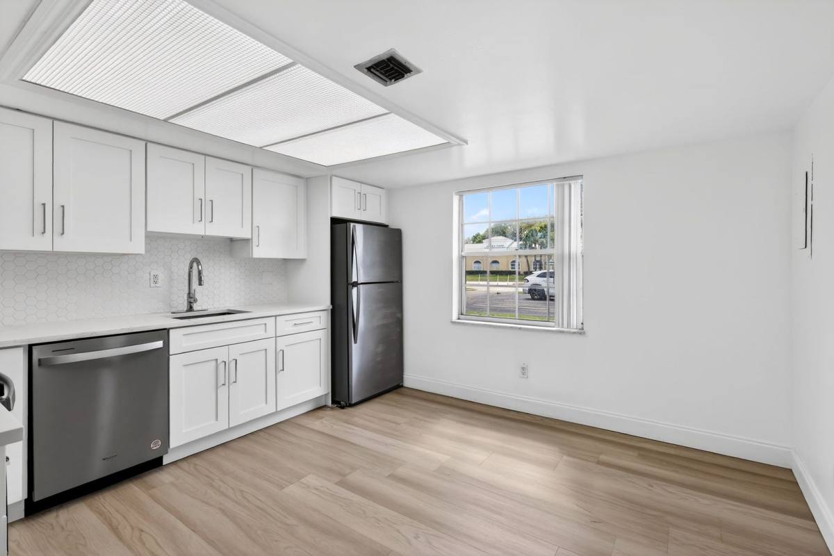 686 17th St, Vero Beach, FL 32960 - Apartment for Rent