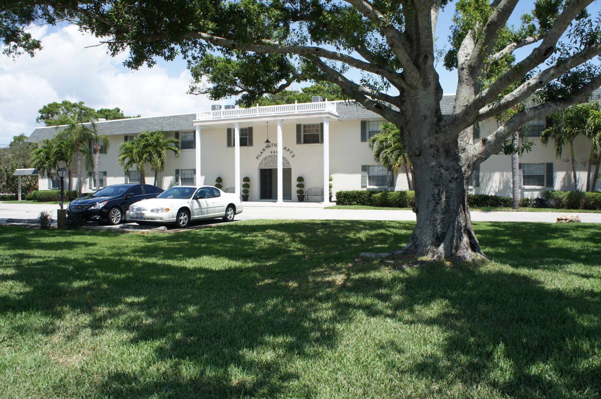Apartment for rent at 686 17th St, Vero Beach, FL 32960