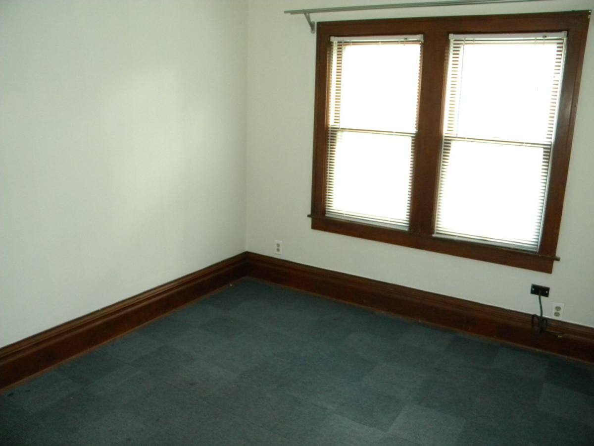 Apartment for rent at 414 8th St SE, Minneapolis, MN 55414