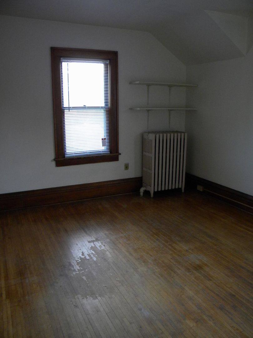 Apartment for rent at 414 8th St SE, Minneapolis, MN 55414