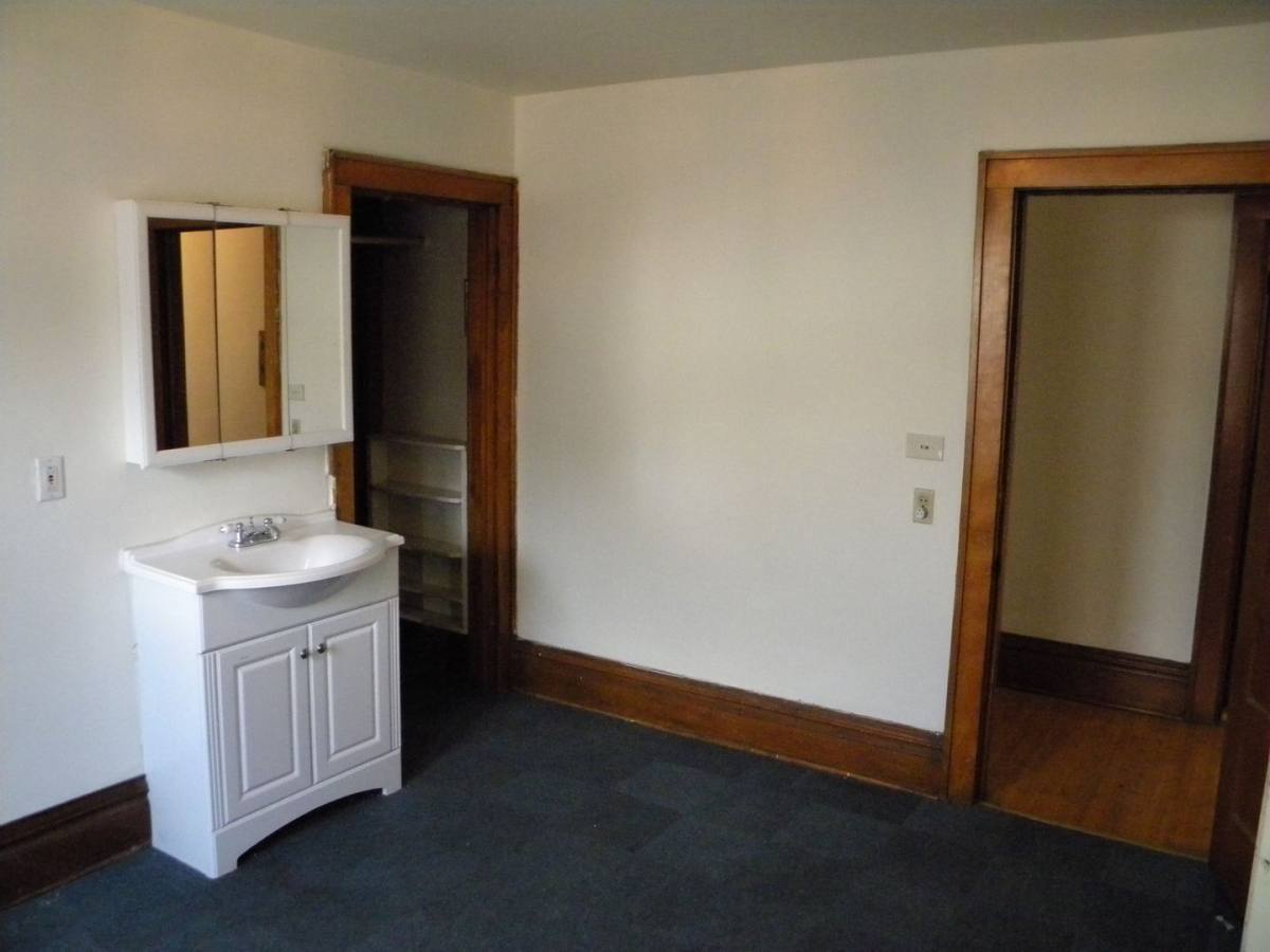 Apartment for rent at 414 8th St SE, Minneapolis, MN 55414