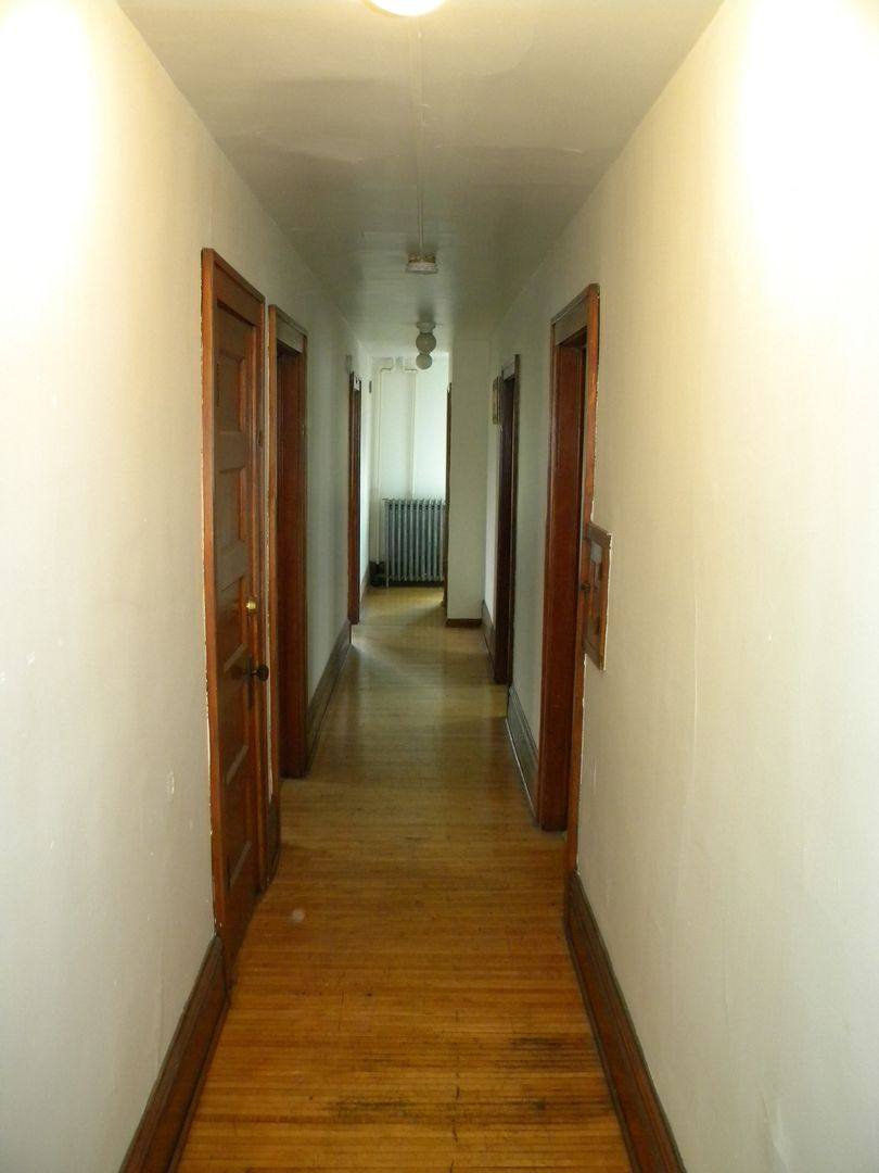Apartment for rent at 414 8th St SE, Minneapolis, MN 55414
