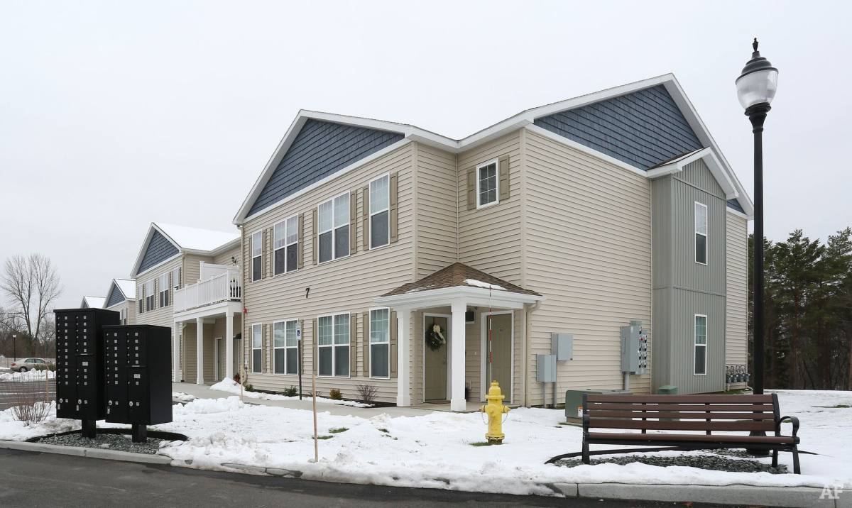 Apartment for rent at 1035 US-Route 9W, Selkirk, NY 12158
