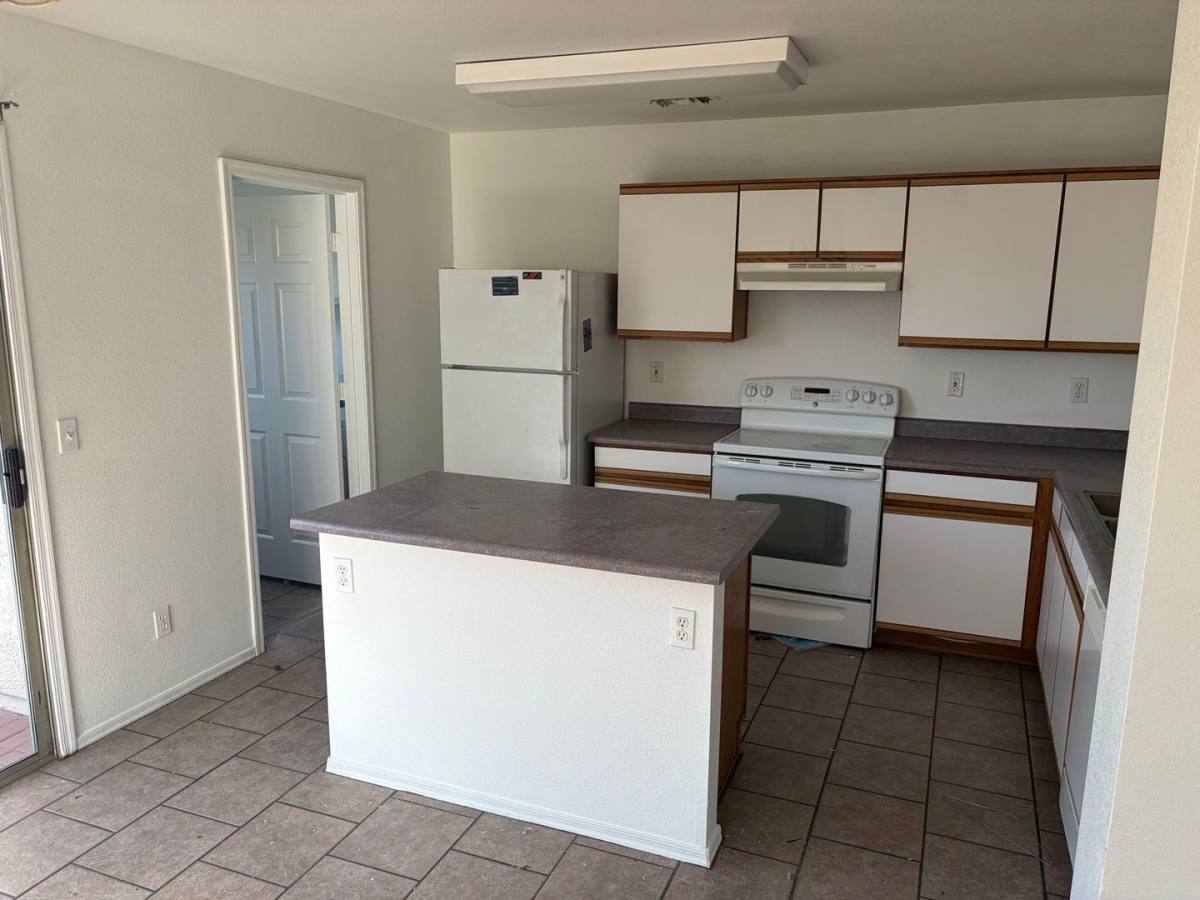 House for rent at 13342 W Canyon Creek Dr, Surprise, AZ 85374