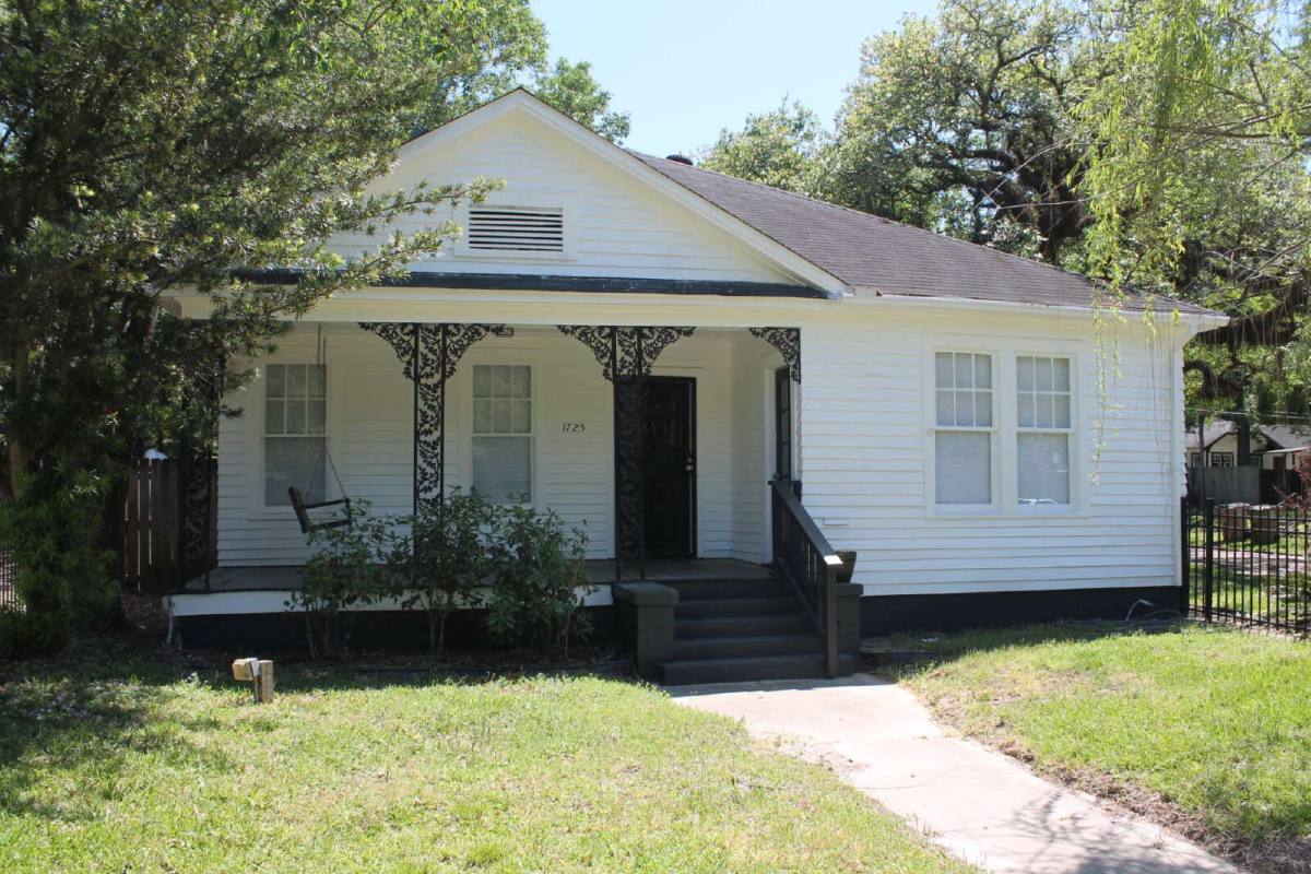 1725 Laurel St, Mobile, AL 36604
