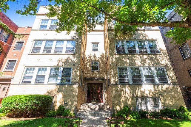 Apartment for rent at 811 Dobson St #1E, Evanston, IL 60202